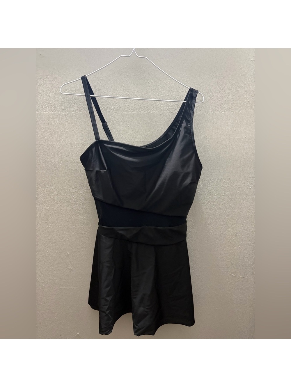 Women’s 1X Elegant Black One-Shoulder Swim Dress Tote5